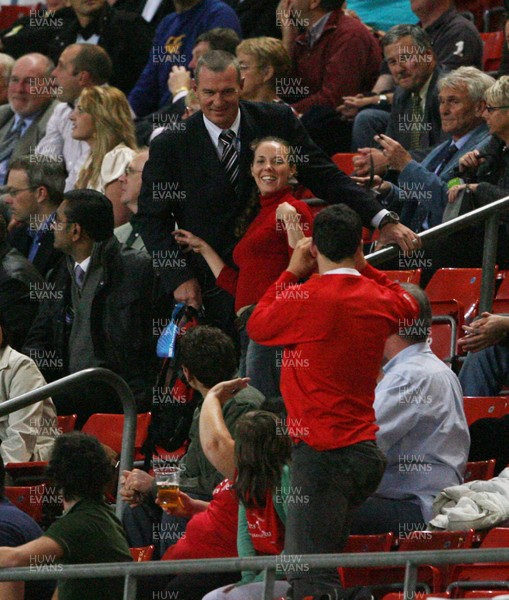 20.09.07 Wales v Japan RWC2007 Japan's coach John Kirwan poses with a fan still smiling in defeat. 