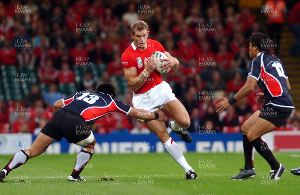 20.09.07 - Wales v Japan RWC 2007 Wales' Dafydd James tries to get through 