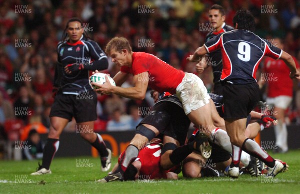 20.09.07 - Wales v Japan RWC 2007 Wales' Dafydd James crosses to score a try 
