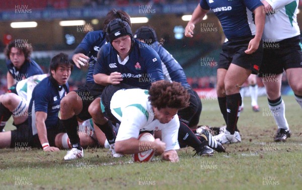 26-11-04. Wales v Japan  Wales' Captain Colin Charvis dives over to score try.  