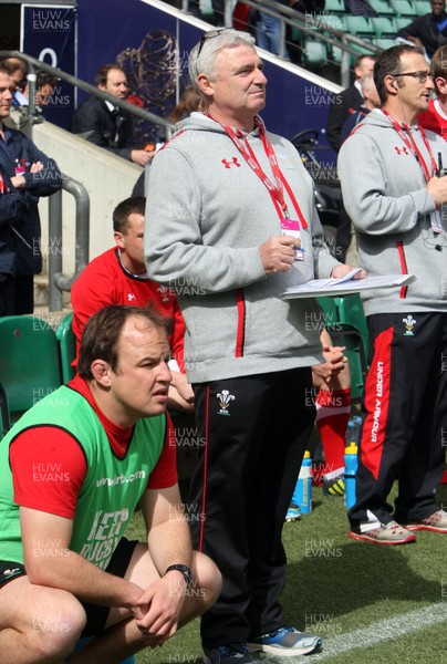 110513 - Wales v Kenya - IRB Sevens England - A disappointed Wales bench during their defeat to Kenya 