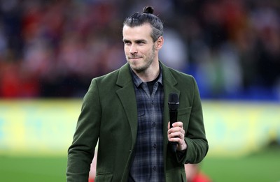 280323 - Wales v Latvia - European Championship Qualifier - Group D - Gareth Bale addresses the fans before the game