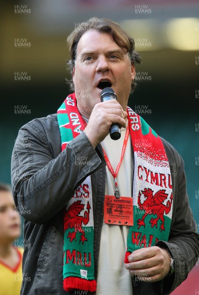 11.10.08 ... Wales v Liechtenstein, World Cup Qualifying Match Group 4, Millennium Stadium, Cardiff - Bryn Terfel sings the Welsh national anthem 