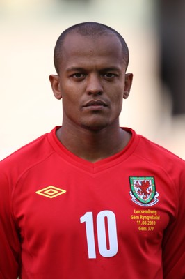 11.08.10 .. Wales v Luxembourg, .Friendly International, Llanelli -  Wales' Robert Earnshaw         