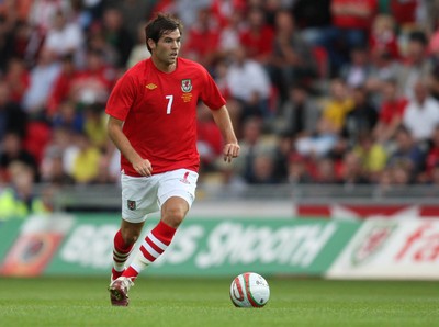 11.08.10 .. Wales v Luxembourg, .Friendly International, Llanelli -  Wales' Joe Ledley  