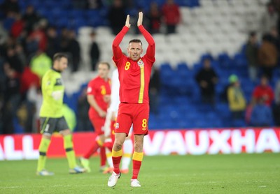 11013 - Wales v Macedonia, World Cup 2014 Qualifying - Wales' Craig Bellamy applauds the crowd at the end of his final home match for Wales(c) Huw Evans Picture Agency, Cardiff