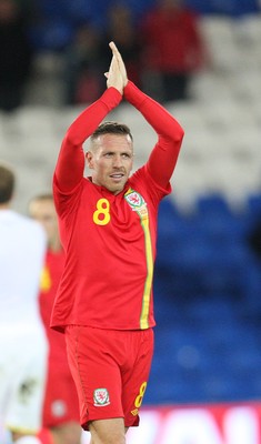 11013 - Wales v Macedonia, World Cup 2014 Qualifying - Wales' Craig Bellamy applauds the crowd at the end of his final home match for Wales(c) Huw Evans Picture Agency, Cardiff