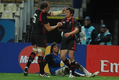26.09.11 - Wales v Namibia - Rugby World Cup 2011 - Lloyd Williams of Wales celebrates his try with Alun Wyn Jones. 