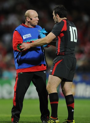 26.09.11 - Wales v Namibia - Rugby World Cup 2011 - Stephen Jones of Wales talks to kicking coach Neil Jenkins. 