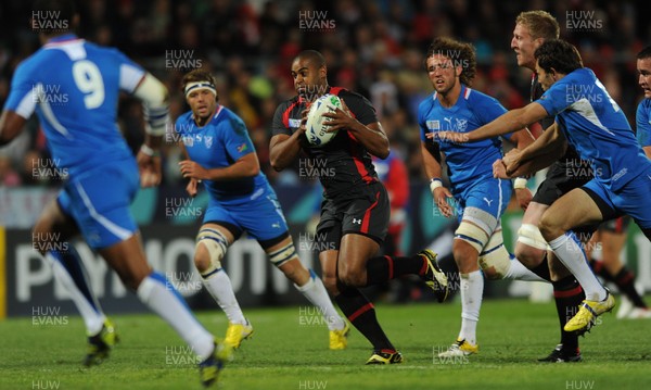 26.09.11 - Wales v Namibia - Rugby World Cup 2011 - Aled Brew of Wales runs in to score try. 