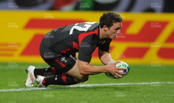 26.09.11 - Wales v Namibia - Rugby World Cup 2011 - George North of Wales scores try. 