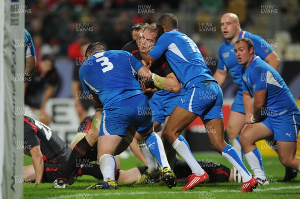 26.09.11 - Wales v Namibia - Rugby World Cup 2011 - Alun Wyn Jones of Wales drives over to score try. 