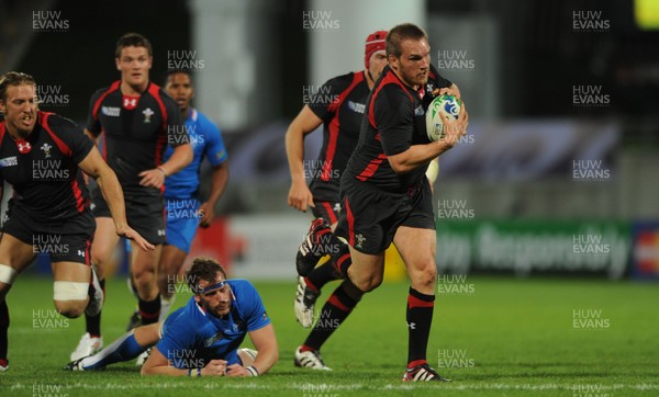 26.09.11 - Wales v Namibia - Rugby World Cup 2011 - Gethin Jenkins of Wales breaks through to score try. 
