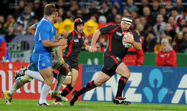 26.09.11 - Wales v Namibia - Rugby World Cup 2011 - Ken Owens of Wales gets into space. 