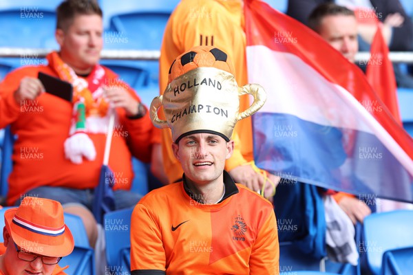 080622 - Wales v Netherlands, UEFA Nations League - Dutch fans