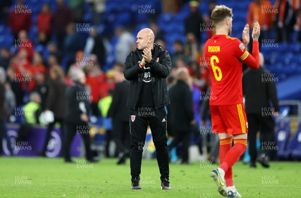 080622 - Wales v Netherlands, UEFA Nations League - Wales manager Rob Page thanks the fans at full time