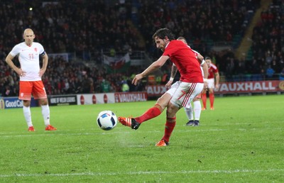 131115 - Wales v Netherlands, Vauxhall International Friendly - Joe Allen of Wales has his penalty shot saved by Netherlands goalkeeper Jasper Cillessen