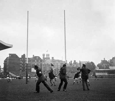 021272 - Wales v New Zealand - Photographers on the pitch recording All Blacks Joe Karam kicking a penalty