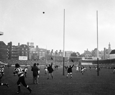 021272 - Wales v New Zealand - All Blacks Joe Karam kicks a penalty