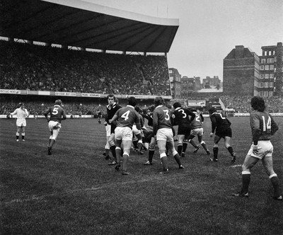 021272 - Wales v New Zealand - Referee RF Johnny Johnson whistles to award a scrum to Wales after an infringement at a lineout