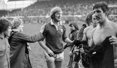 021272 - Wales v New Zealand - Wales Jim Shanklin leaves the field at the end of the game