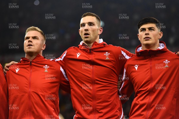 051122 - Wales v New Zealand - Autumn Nations Series - Garth Anscombe, George North and Louis Rees-Zammit during the anthems
