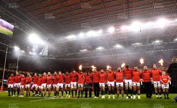 051122 - Wales v New Zealand - Autumn Nations Series - Wales players during anthems