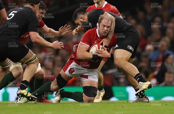 051122 - Wales v New Zealand - Autumn International Series - Alun Wyn Jones of Wales is tackled by Tyrel Lomax of New Zealand
