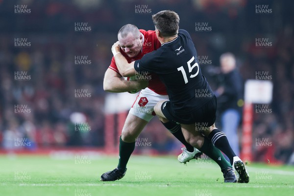 051122 - Wales v New Zealand, Autumn Nations Series - Ken Owens of Wales is tackled by Beauden Barrett of New Zealand