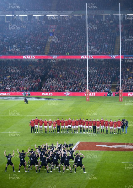 051122 - Wales v New Zealand, Autumn Nations Series - Wales face the Haka ahead of the start of the match