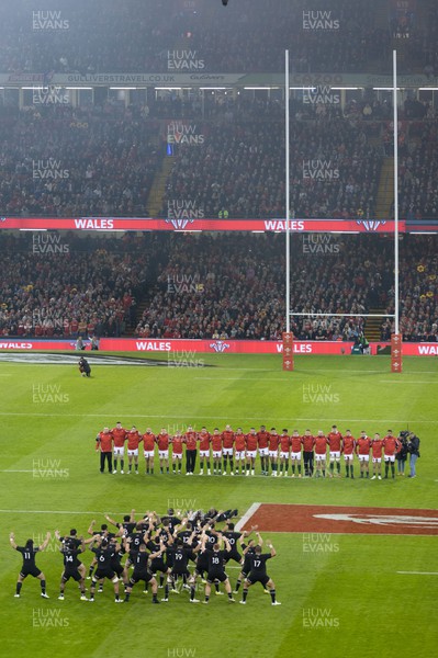 051122 - Wales v New Zealand, Autumn Nations Series - Wales face the Haka ahead of the start of the match