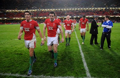 07.11.09 - Wales v New Zealand - Invesco Perpetual Series 2009 - James Hook, Stephen Jones, Martyn Williams and Jamie Roberts of Wales look dejected at the end of the game. 