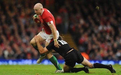 07.11.09 - Wales v New Zealand - Invesco Perpetual Series 2009 - Tom Shanklin of Wales takes on Conrad Smith of New Zealand. 