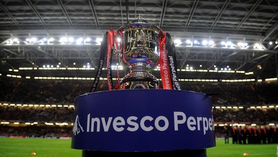 07.11.09 - Wales v New Zealand - Invesco Perpetual Series 2009 - Invesco Perpetual winners trophy. 
