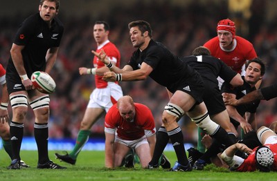 07.11.09 - Wales v New Zealand - Invesco Perpetual Series 2009 - Richie McCaw of New Zealand. 