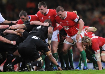07.11.09 - Wales v New Zealand - Invesco Perpetual Series 2009 - Paul James, Matthew Rees and Gethin Jenkins of Wales. 