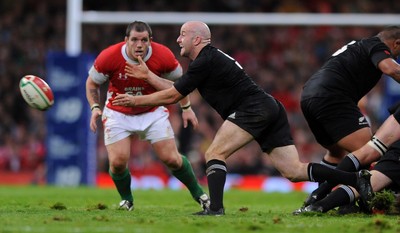 07.11.09 - Wales v New Zealand - Invesco Perpetual Series 2009 - Brendon Leonard of New Zealand. 