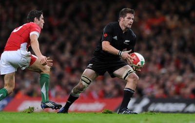 07.11.09 - Wales v New Zealand - Invesco Perpetual Series 2009 - Richie McCaw of New Zealand. 
