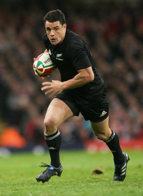 07.11.09  Wales v New Zealand... All Blacks Dan Carter. 