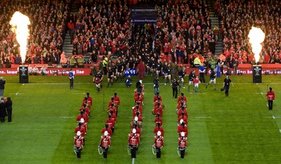 07.11.09 - Wales v New Zealand - Invesco Perpetual Series 2009 - Wales' Ryan Jones and New Zealand's Richie McCaw lead out their teams. 
