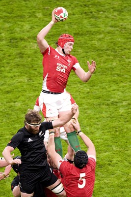 07.11.09 - Wales v New Zealand - Invesco Perpetual Series 2009 - Alun Wyn Jones of Wales. 