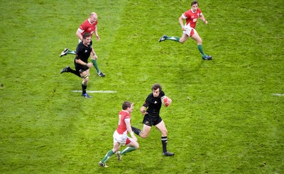 07.11.09 - Wales v New Zealand - Invesco Perpetual Series 2009 - Conrad Smith of New Zealand. 