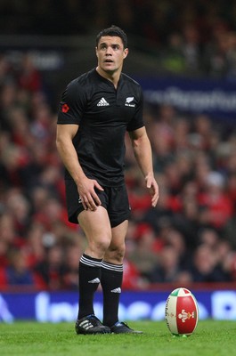 07.11.09... Wales v New Zealand, Invesco Perpetual Series New Zealands Dan Carter 