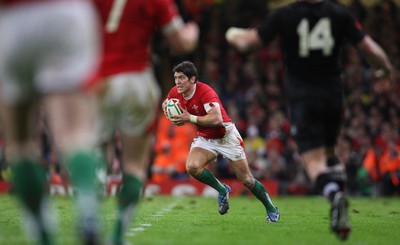 07.11.09... Wales v New Zealand, Invesco Perpetual Series 2009 -  Wales' James Hook 