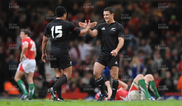 07.11.09 - Wales v New Zealand - Invesco Perpetual Series 2009 - Dan Carter of New Zealand celebrates with Mils Muliaina at the final whistle. 