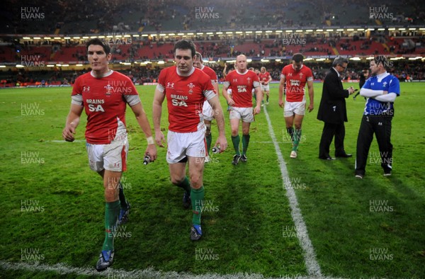 07.11.09 - Wales v New Zealand - Invesco Perpetual Series 2009 - James Hook, Stephen Jones, Martyn Williams and Jamie Roberts of Wales look dejected at the end of the game. 
