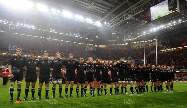 07.11.09 - Wales v New Zealand - Invesco Perpetual Series 2009 - All Blacks line up for the anthems. 