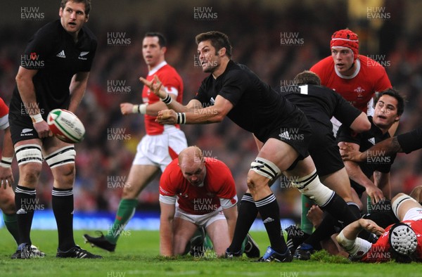 07.11.09 - Wales v New Zealand - Invesco Perpetual Series 2009 - Richie McCaw of New Zealand. 