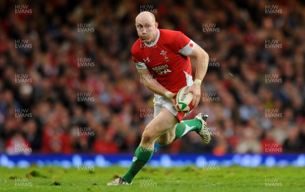 07.11.09 - Wales v New Zealand - Invesco Perpetual Series 2009 - Tom Shanklin of Wales. 