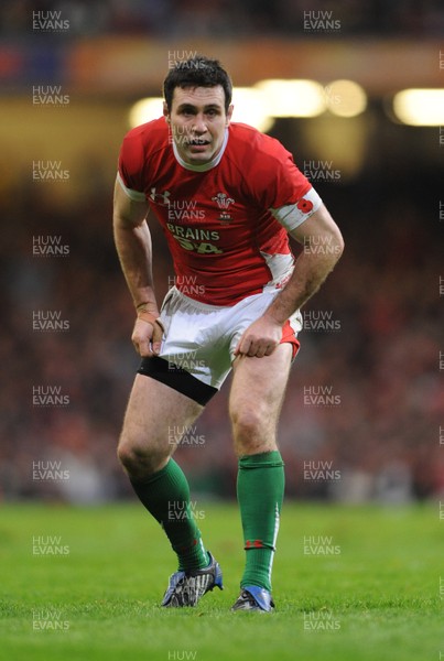 07.11.09 - Wales v New Zealand - Invesco Perpetual Series 2009 - Stephen Jones of Wales. 